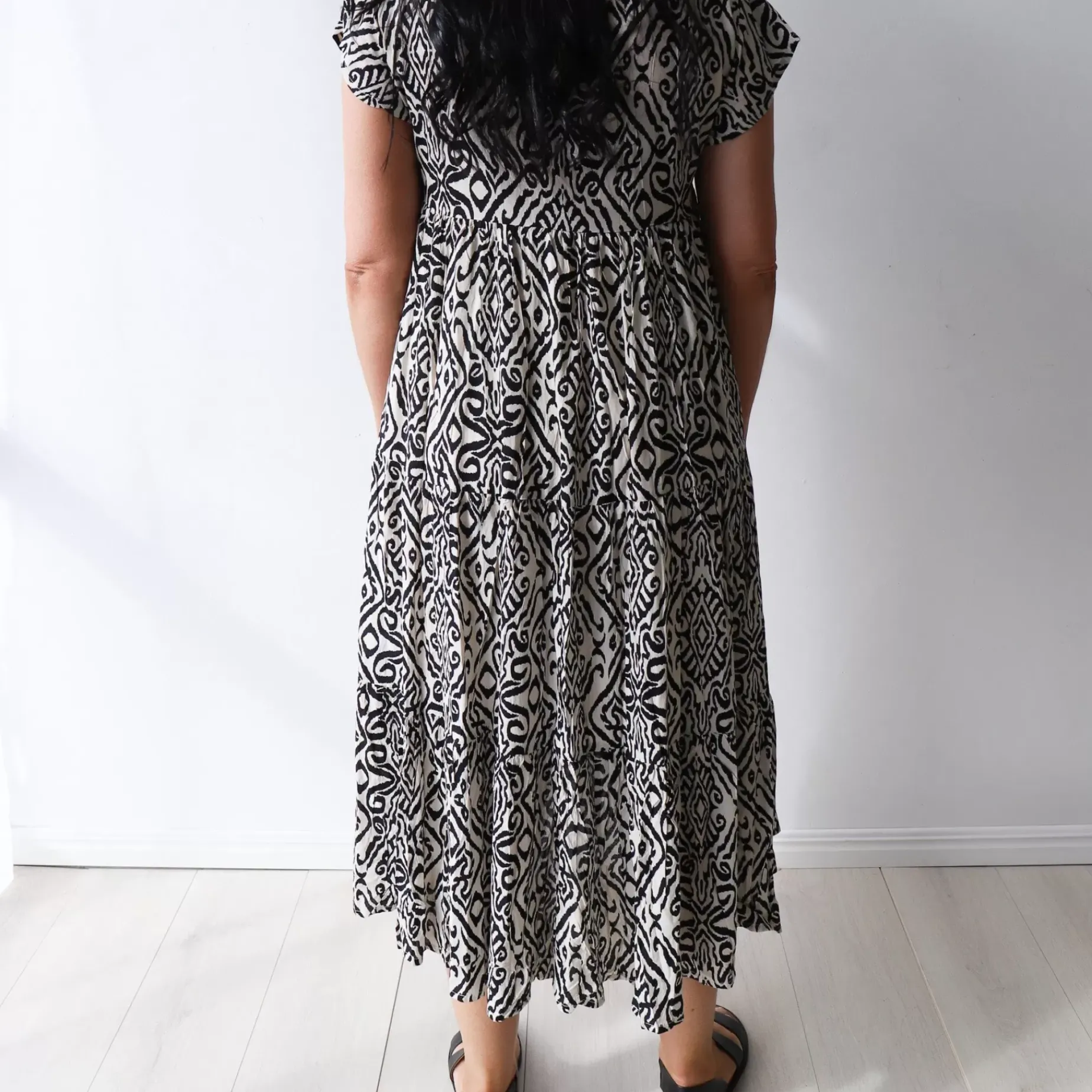 Cartlin Black And Beige Pattern